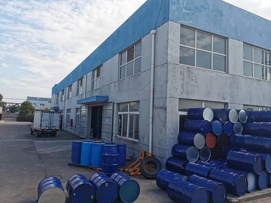 Hocheffizienter und kostengünstiger Bleisalz-Hitzestabilisator für PVC-Produkte. Verbundstabilisator. Antioxidations-Lichtstabilisator. Staubfreier Verbundstabilisator